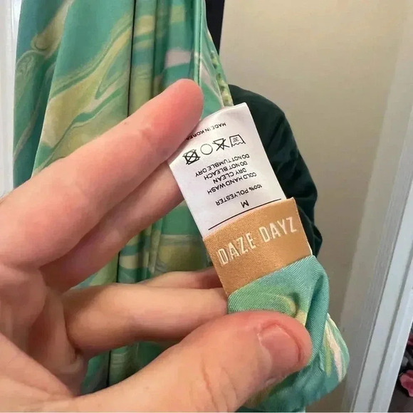 621 Daze Dayz Lime Juice Swirl Print Mini Skirt Green Blue Size Medium - Picture 6 of 6